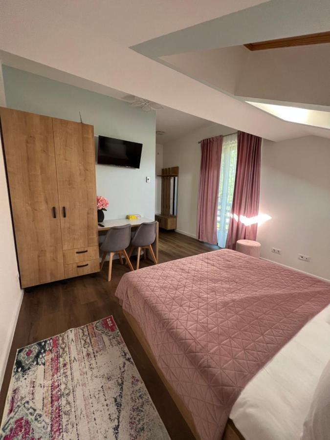 Casa Cu Flori Maramures บายามาเร ภายนอก รูปภาพ