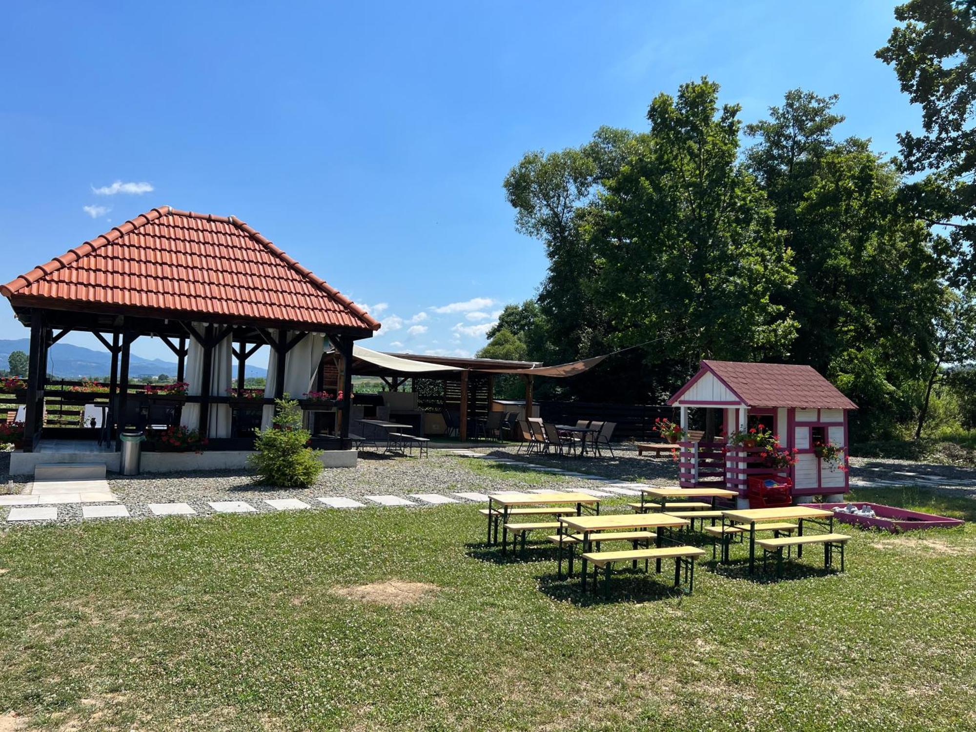 Casa Cu Flori Maramures บายามาเร ภายนอก รูปภาพ