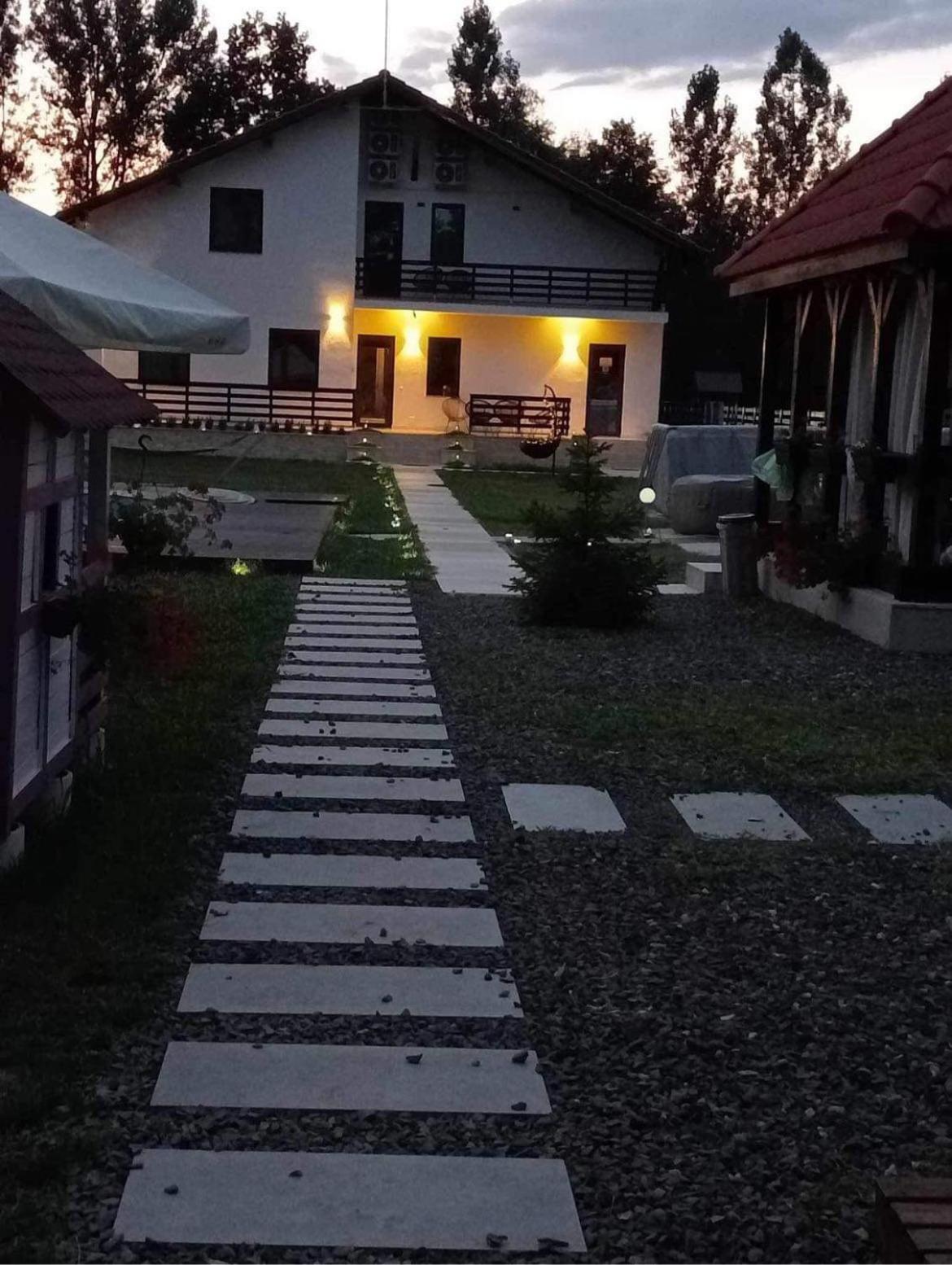 Casa Cu Flori Maramures บายามาเร ภายนอก รูปภาพ